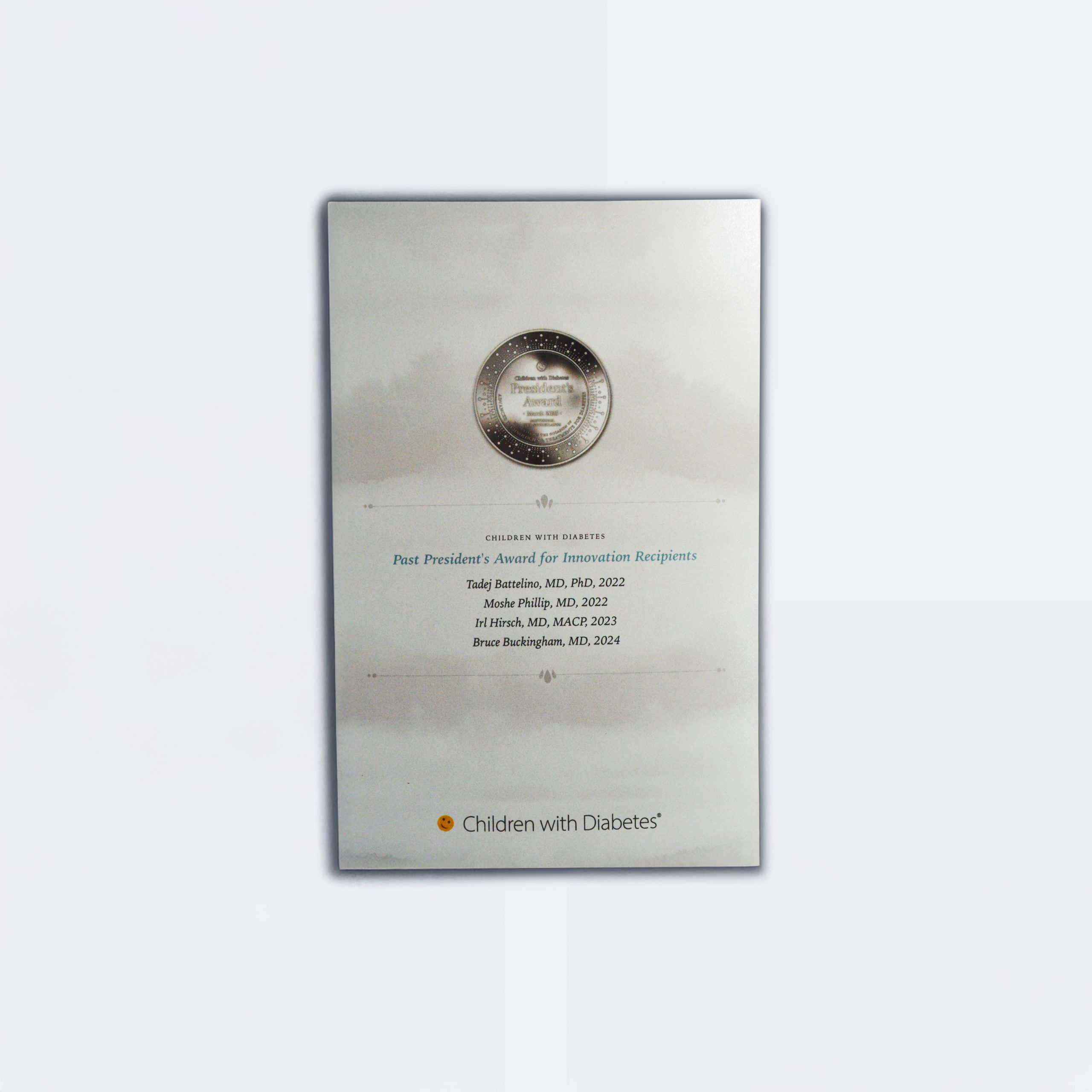 Pearlescent Paper Makes Award Program Shine – Evolution creative solutions